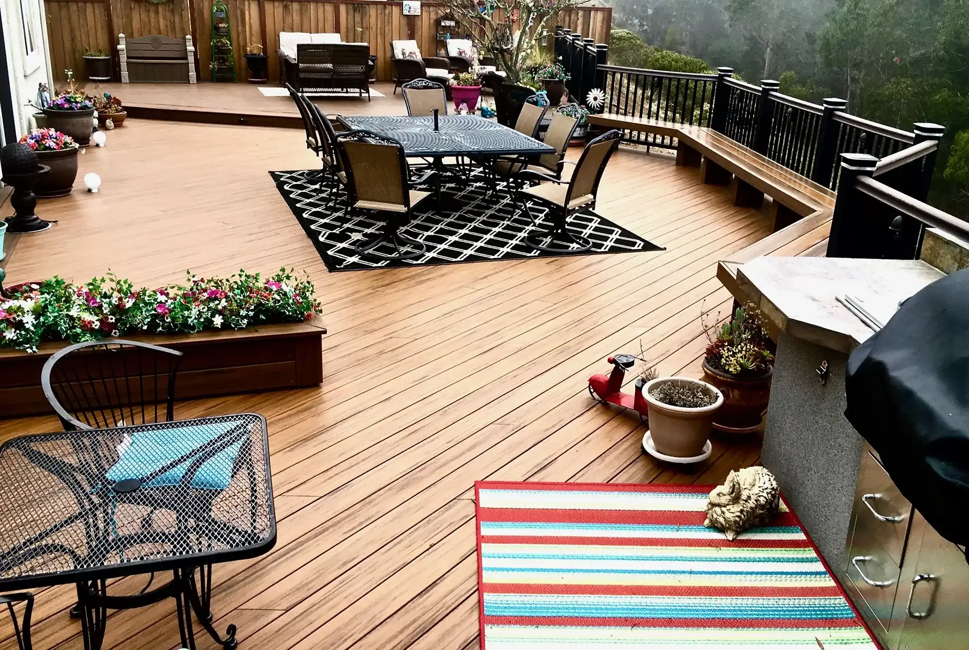 Low-maintenance composite decks in San Francisco. 